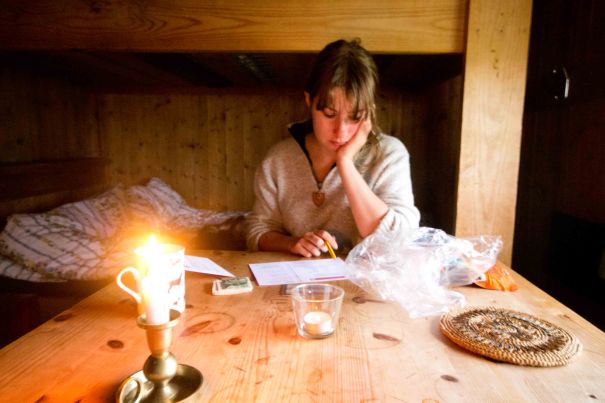 Holder på med betaling av oppholdet